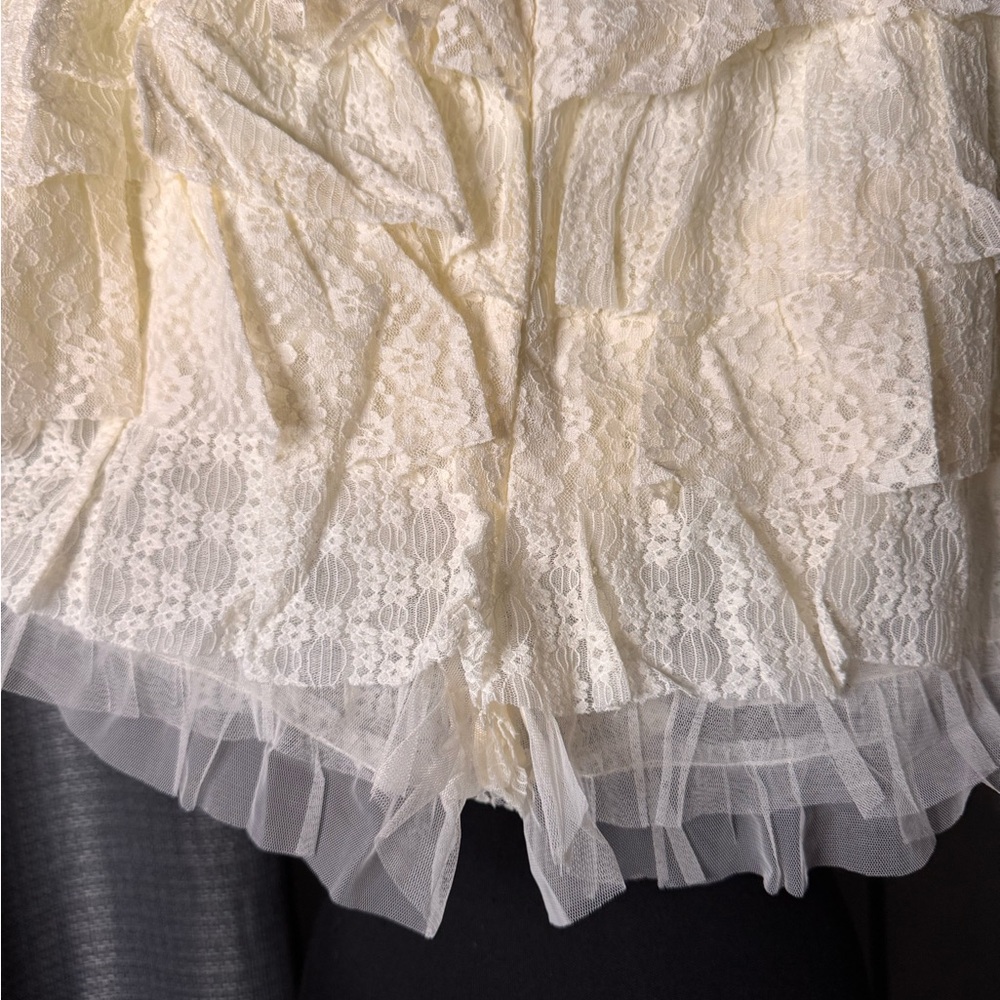 Promesa Cream Lace Ruffle Bloomers Shorts - Picture 2 of 5